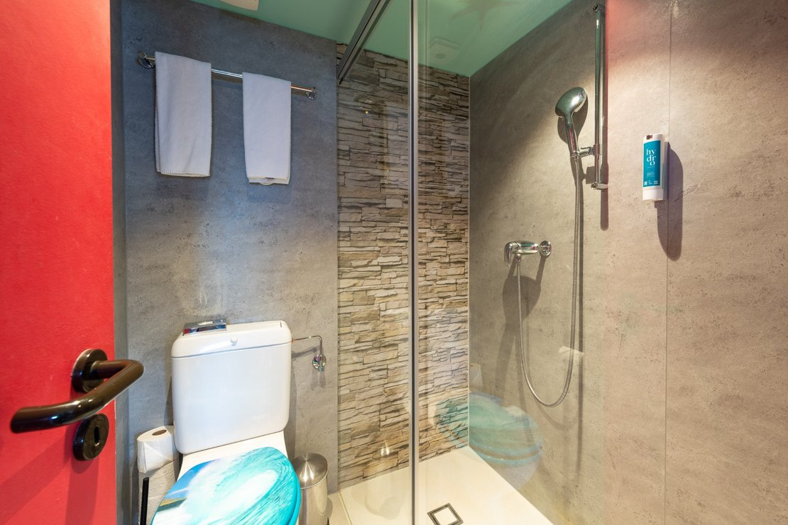 Dusche und WC